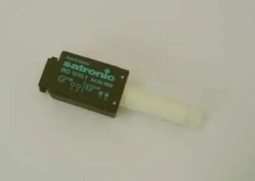 Ir-Detector in kompaktem Design von Remeha, mit einem zylindrischen Sensoransatz, dient zur Erkennung von Infrarotstrahlung.